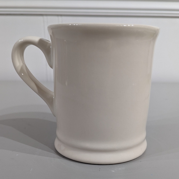 Magenta Baby chick with footprints mug - Picture 3 of 8